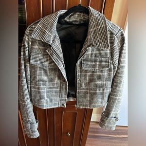 NWOT - Plaid cropped jacket